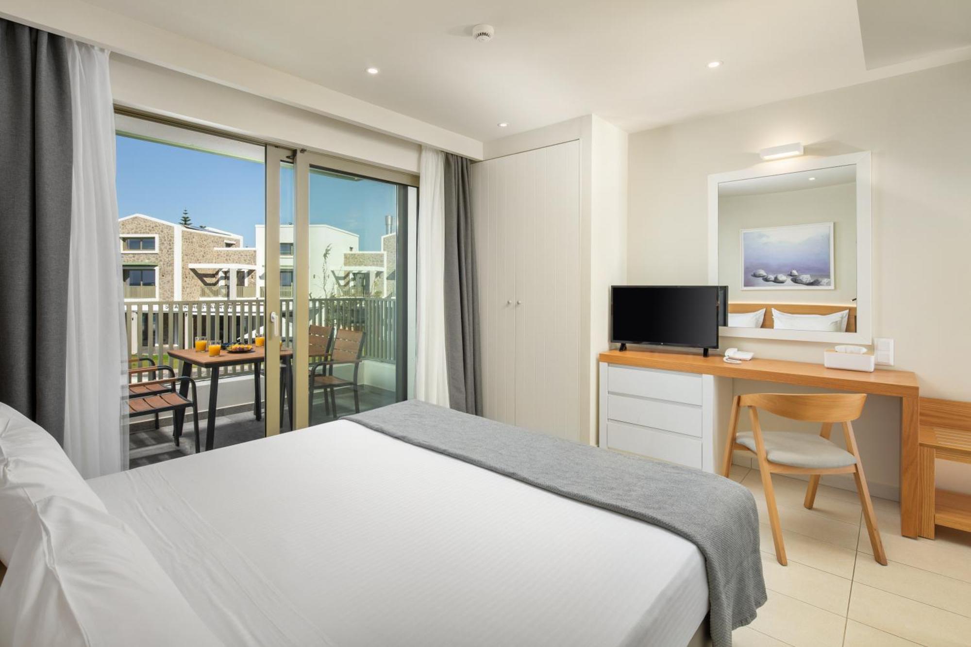 Thalassa Suites Almiros Beach Стая снимка