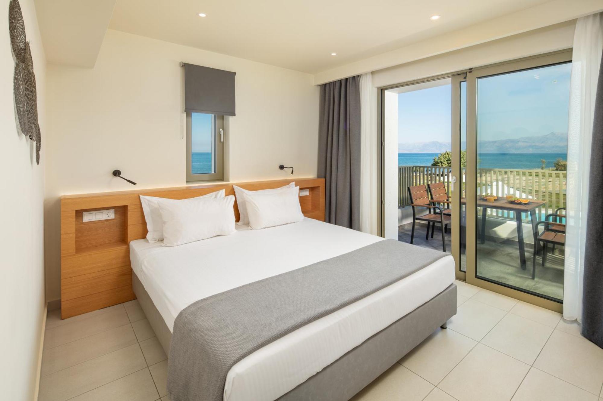 Thalassa Suites Almiros Beach Стая снимка