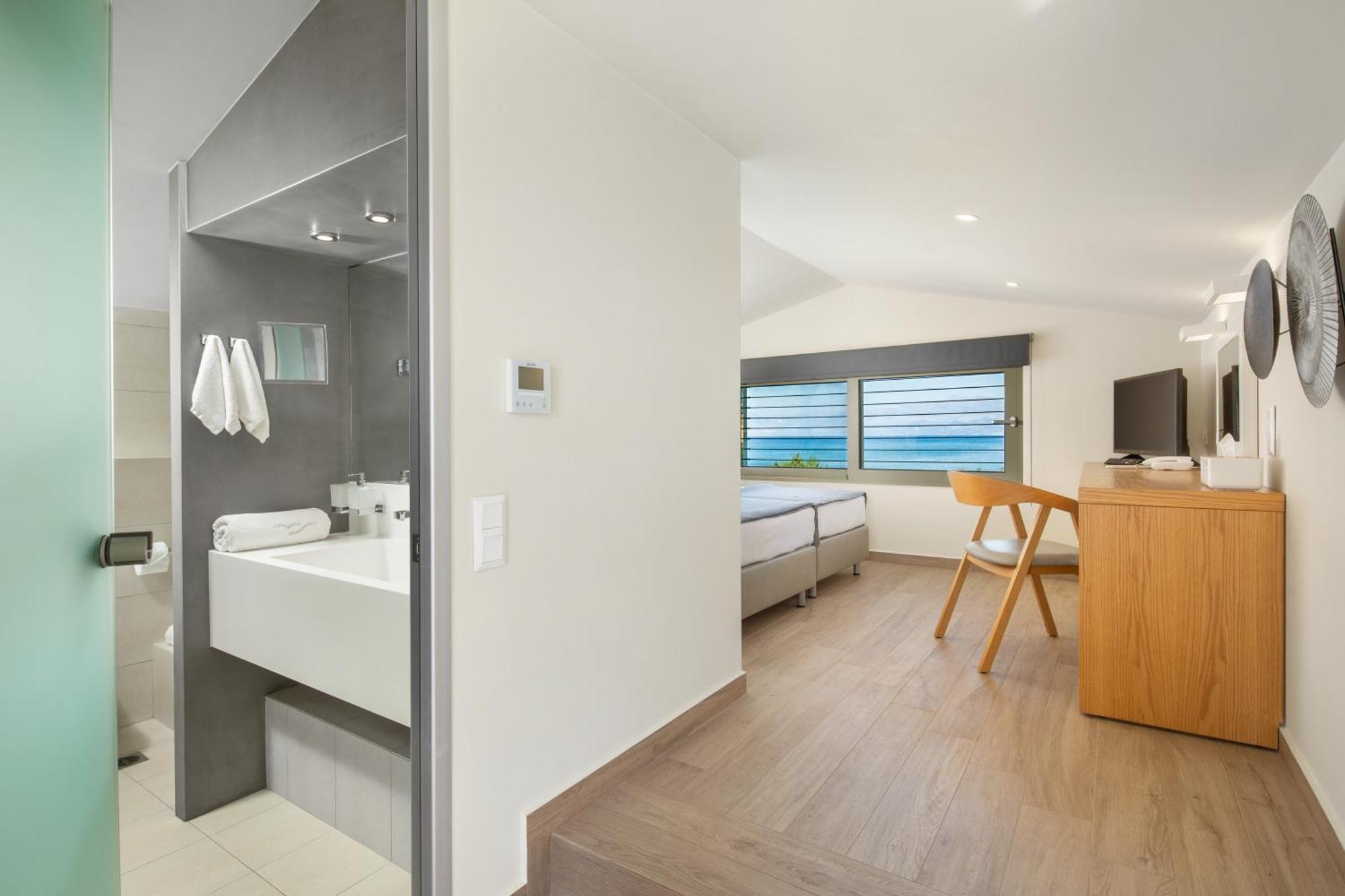 Thalassa Suites Almiros Beach Стая снимка
