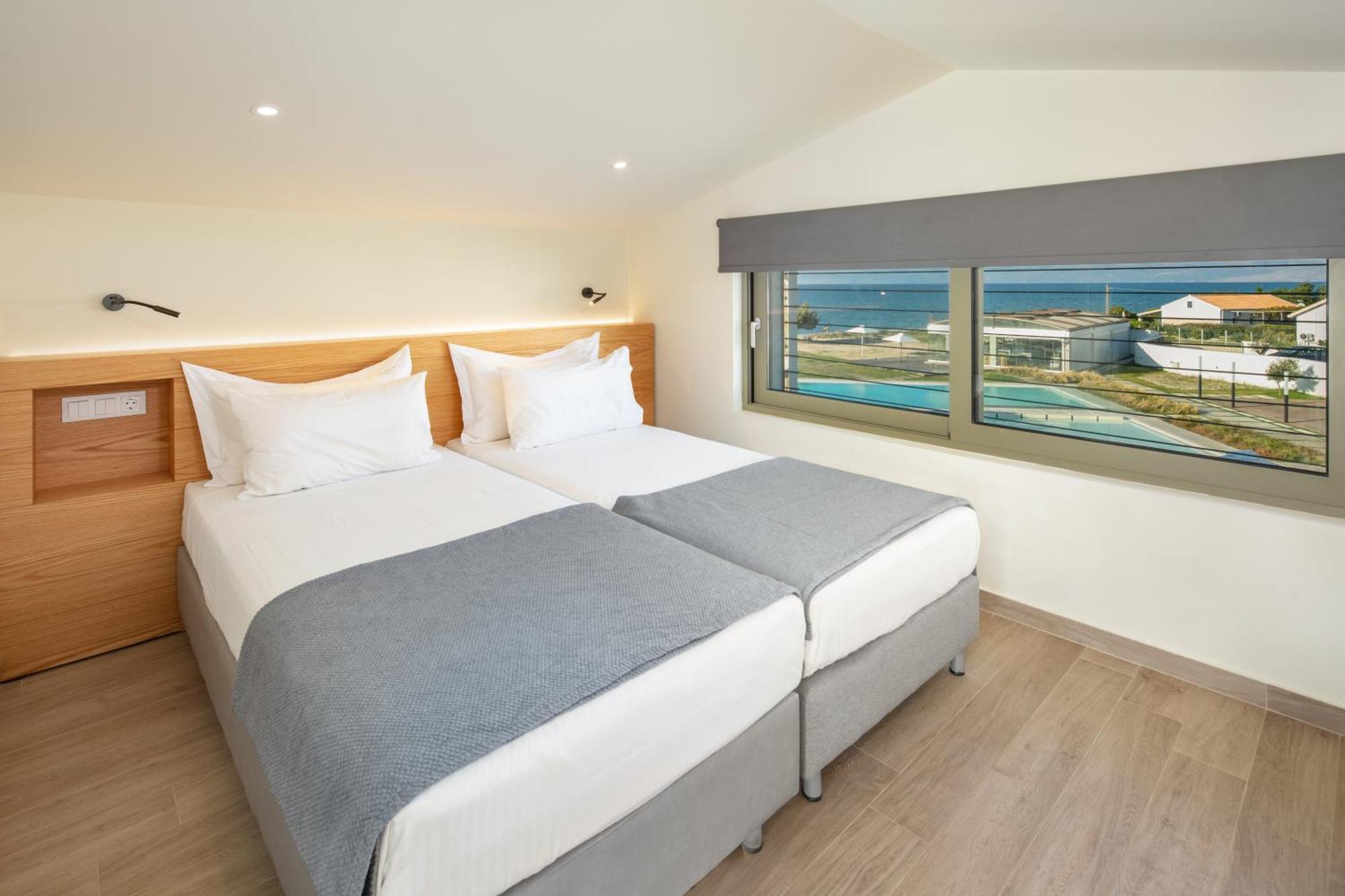 Thalassa Suites Almiros Beach Стая снимка